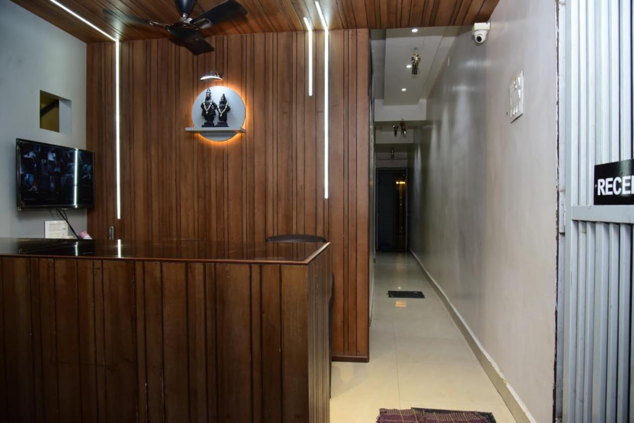 Nivant Lodge ソーラープル エクステリア 写真